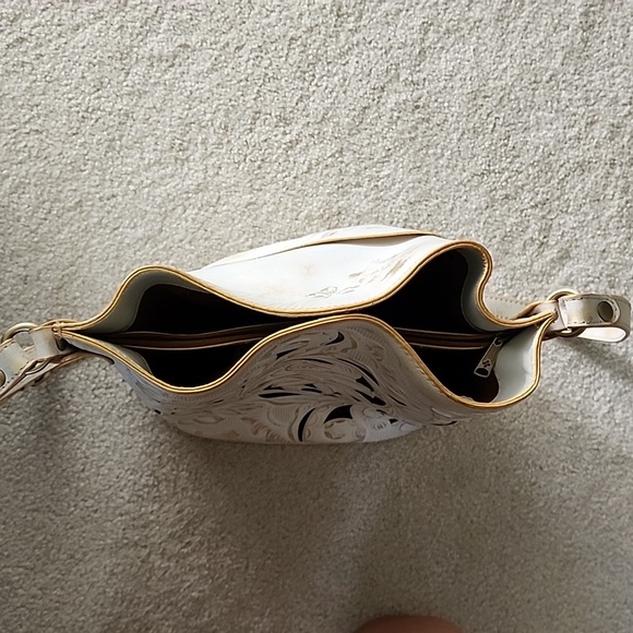 Patricia Nash purse cutout tooling with goldtone inlay, brushed brasstone - Picture 2 of 7